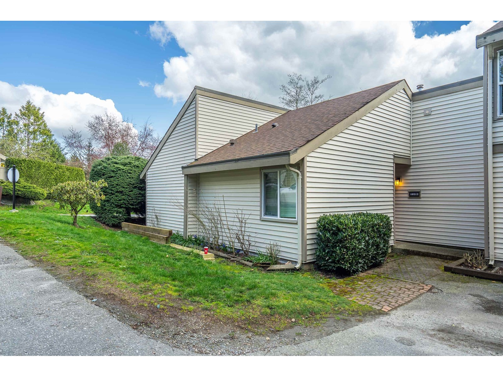 19212 Fairway Drive, Surrey, British Columbia  V3S 5M8 - Photo 32 - R2986285