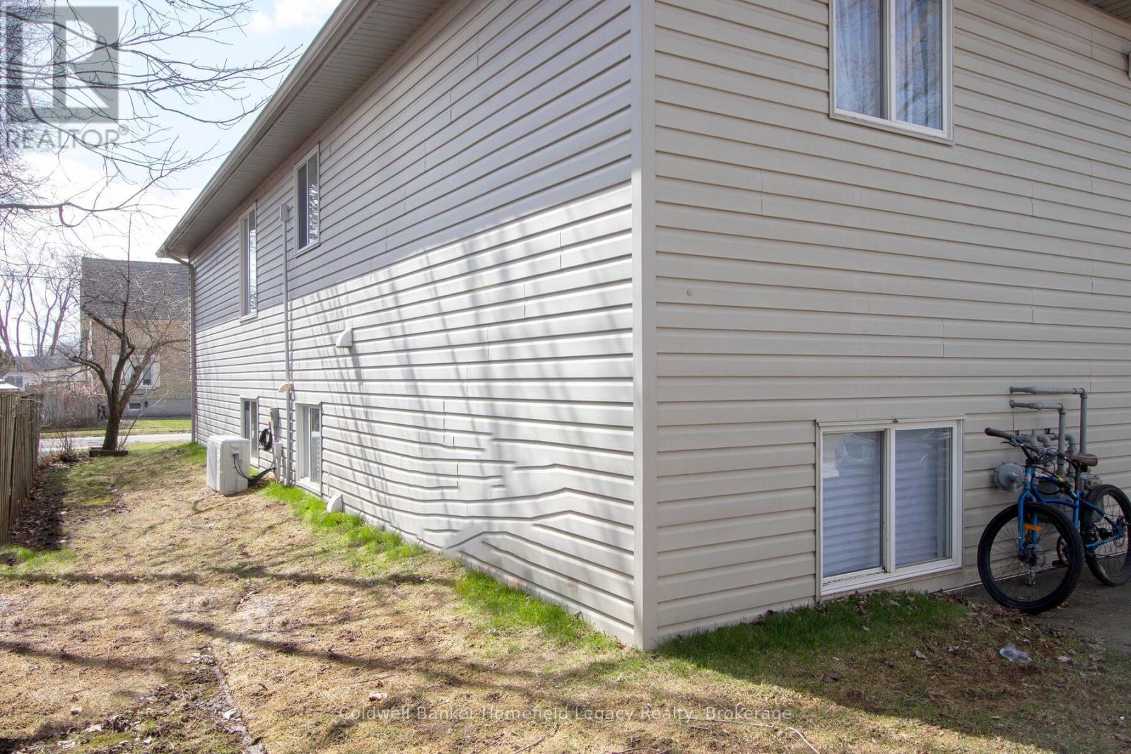 17 Laurier Street, Stratford, Ontario  N5A 4M2 - Photo 6 - X12077058