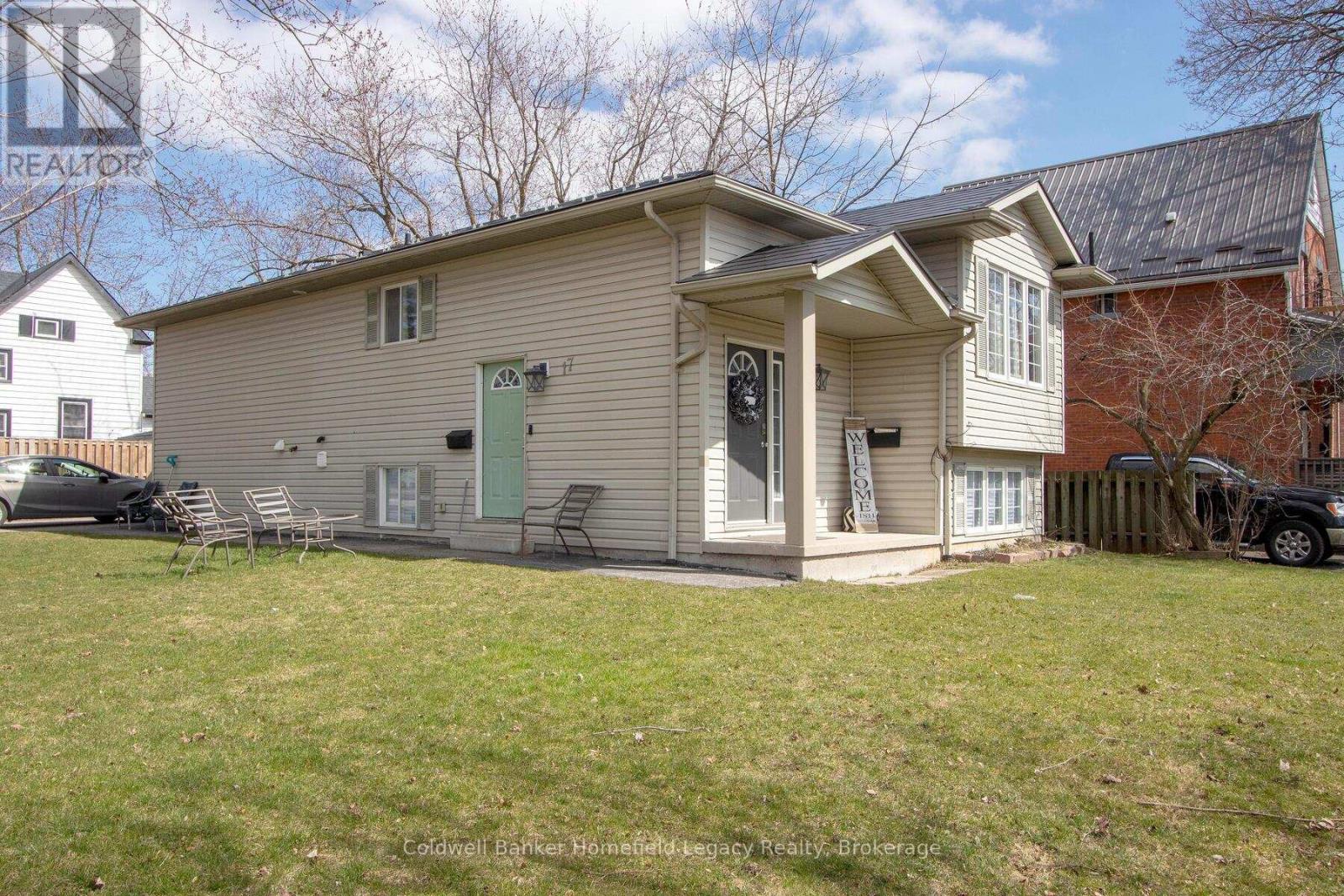 17 Laurier Street, Stratford, Ontario  N5A 4M2 - Photo 7 - X12077058
