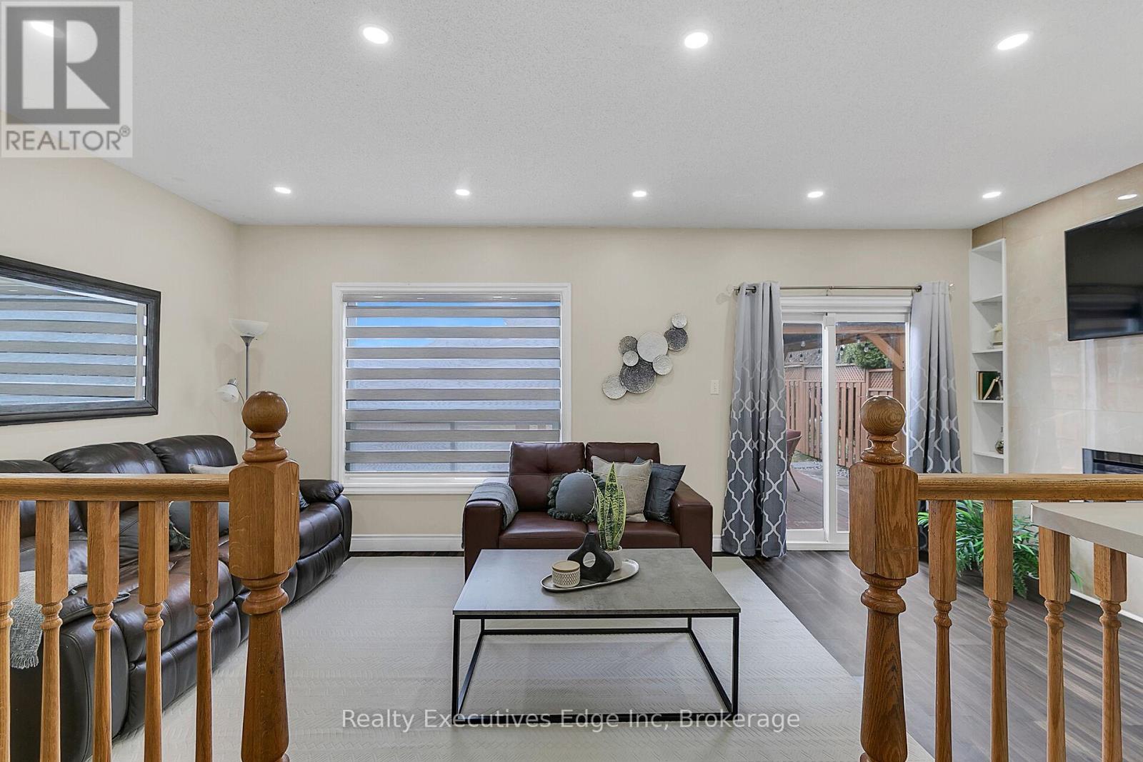 39 Mcmeeken Drive, Cambridge, Ontario  N3C 4E4 - Photo 13 - X12077115