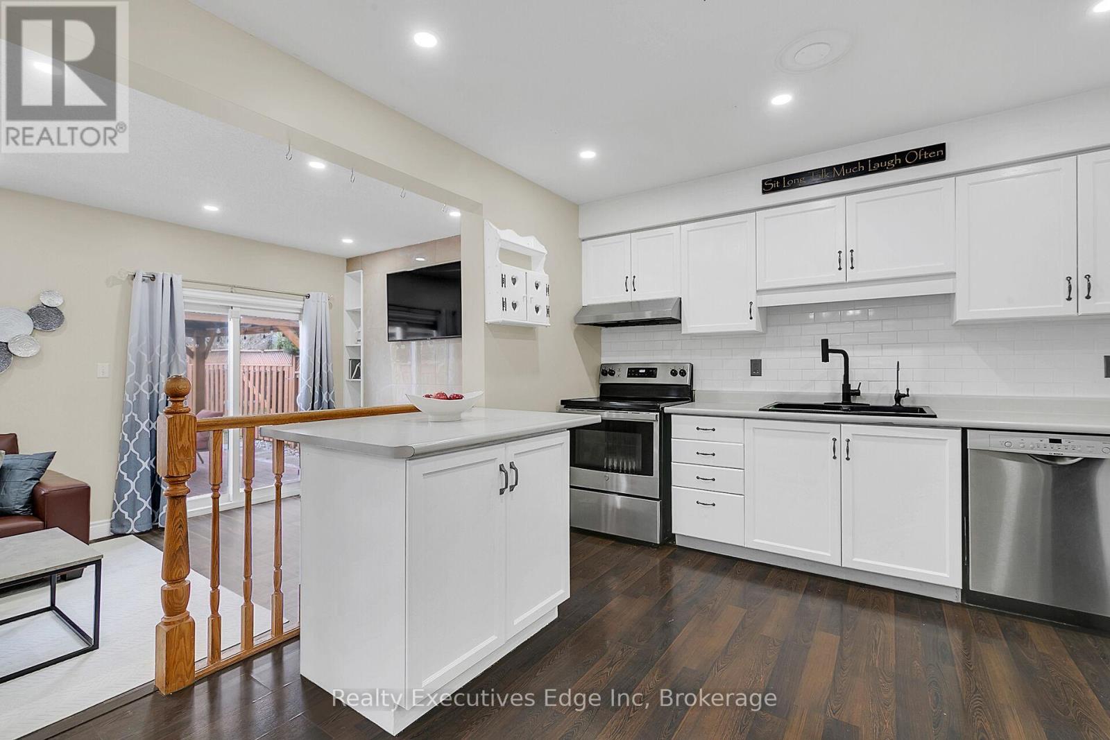 39 Mcmeeken Drive, Cambridge, Ontario  N3C 4E4 - Photo 9 - X12077115
