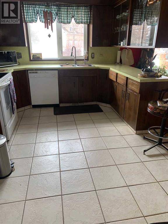 4913 Parkview Crescent, Castor, Alberta  T0C 0X0 - Photo 21 - A2206099