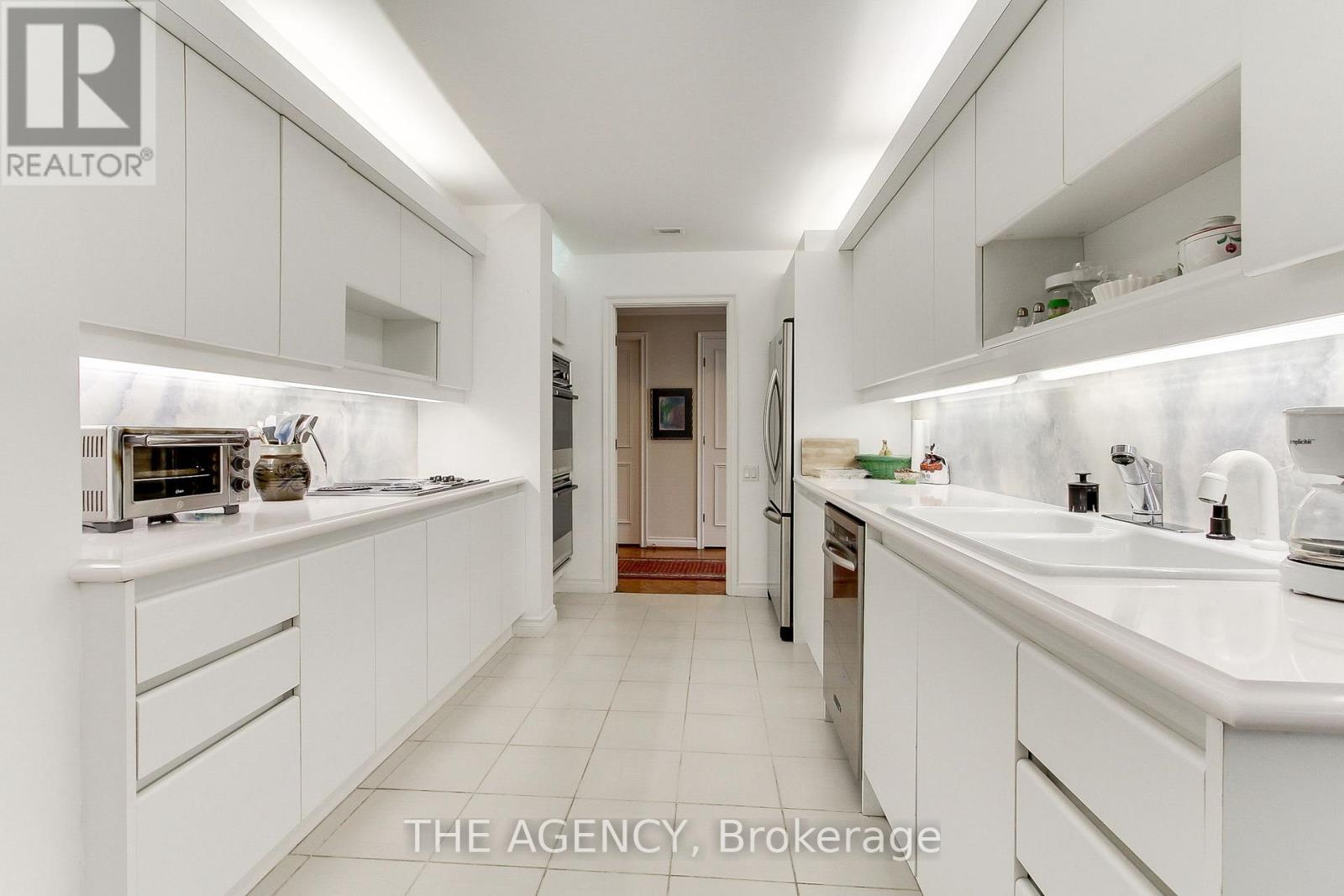 201 - 342 Spadina Road W, Toronto, Ontario  M5P 2V4 - Photo 25 - C12077014