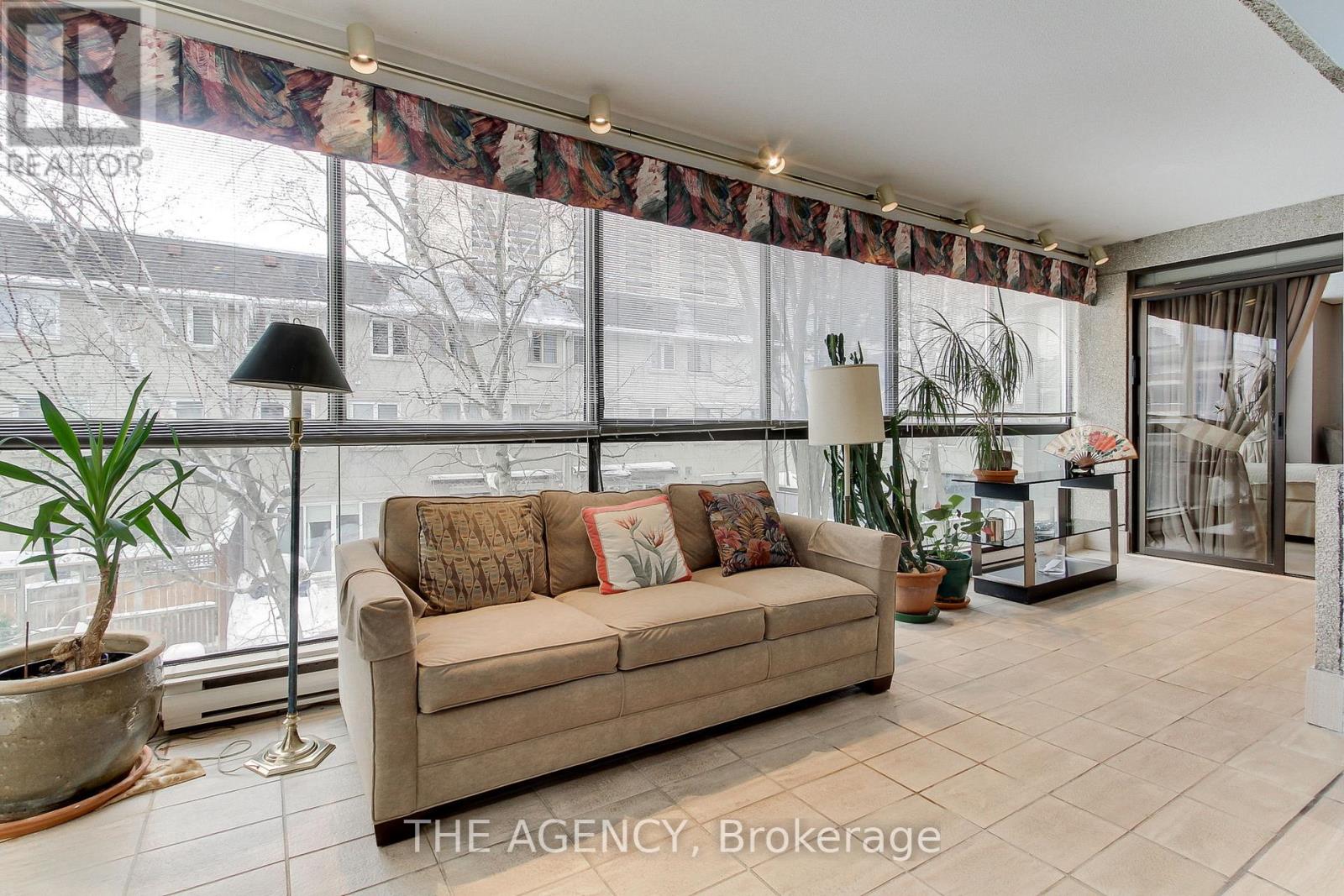 201 - 342 Spadina Road W, Toronto, Ontario  M5P 2V4 - Photo 33 - C12077014