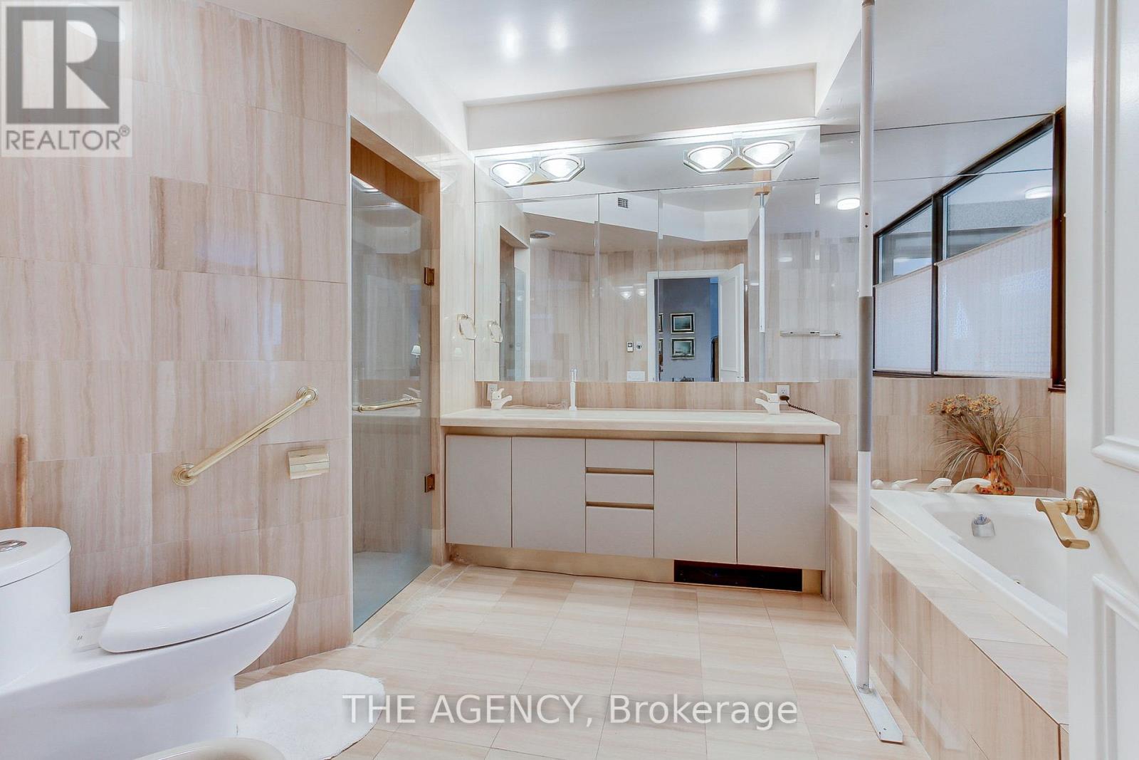 201 - 342 Spadina Road W, Toronto, Ontario  M5P 2V4 - Photo 37 - C12077014