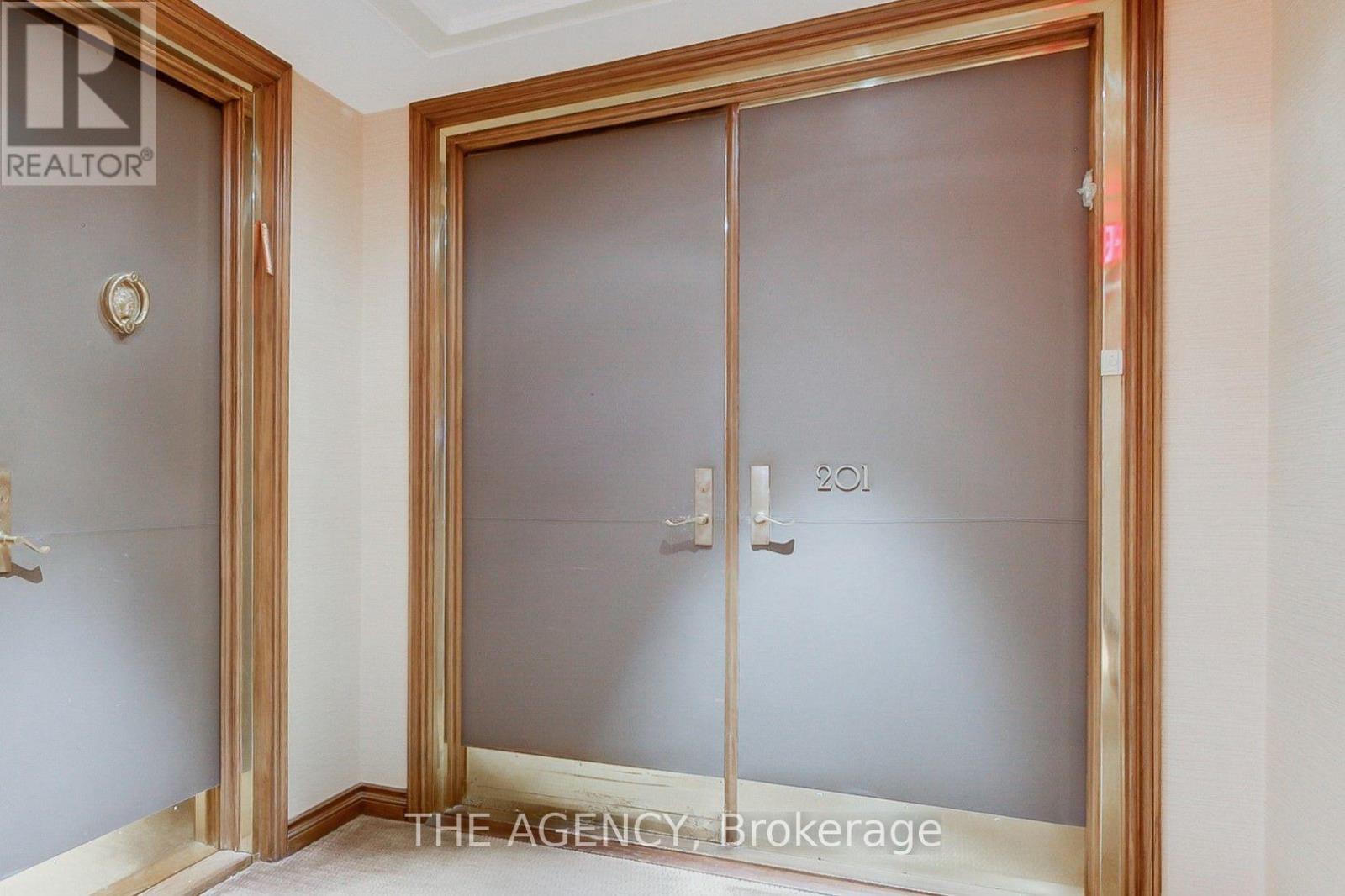 201 - 342 Spadina Road W, Toronto, Ontario  M5P 2V4 - Photo 6 - C12077014