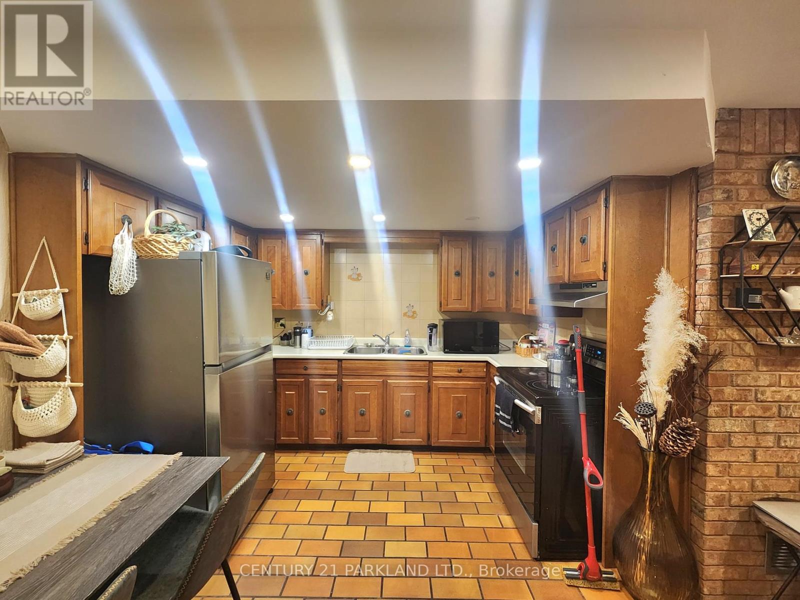 Bsmt Apt 1 - 45 Kersey Crescent, Richmond Hill, Ontario  L4C 5H4 - Photo 2 - N12077100