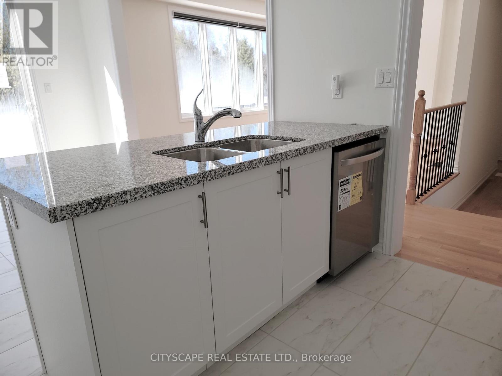 150 Rosanne Circle, Wasaga Beach, Ontario  L9Z 0N1 - Photo 12 - S12016502