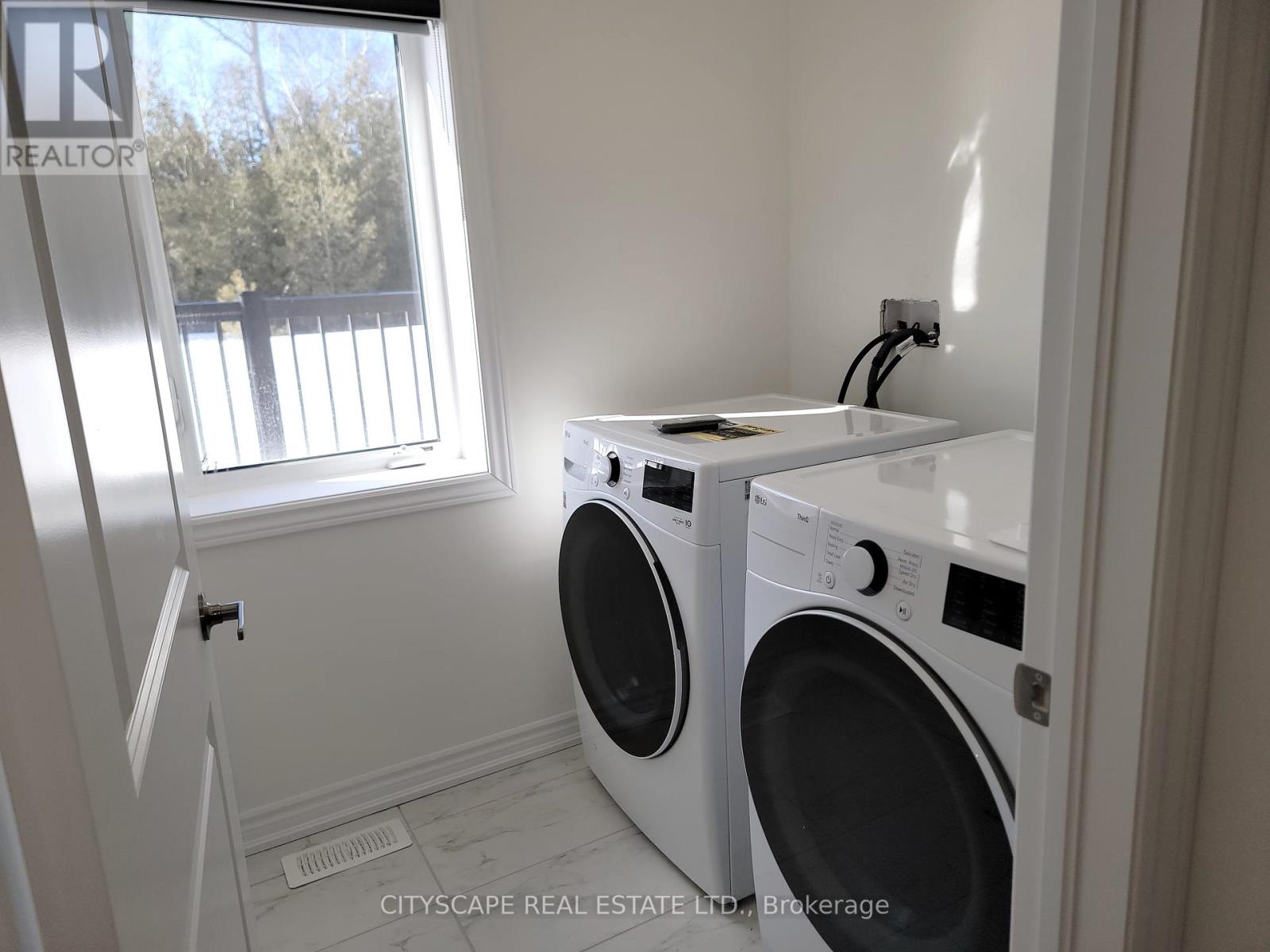 150 Rosanne Circle, Wasaga Beach, Ontario  L9Z 0N1 - Photo 21 - S12016502