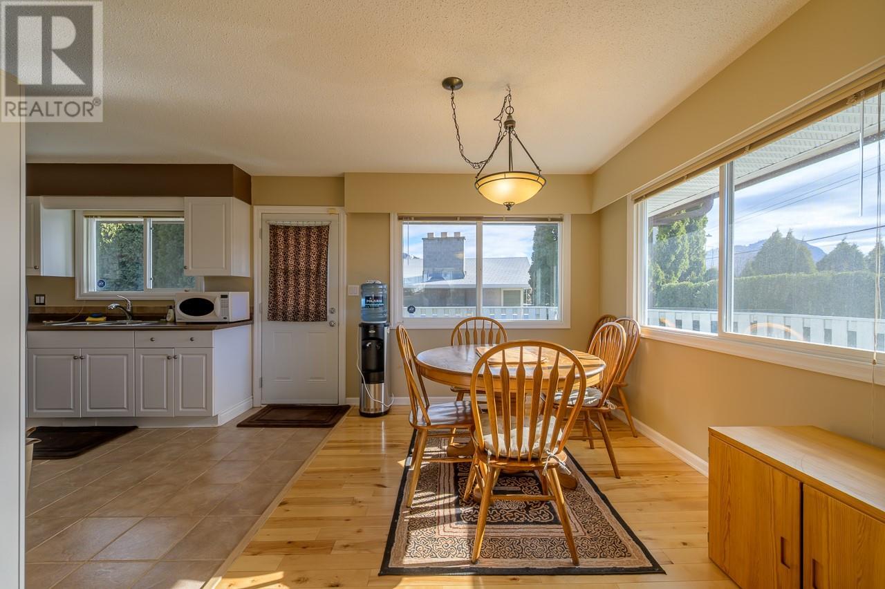 1612 Sheridan Drive, Kamloops, British Columbia  V2B 6A9 - Photo 4 - 10337477
