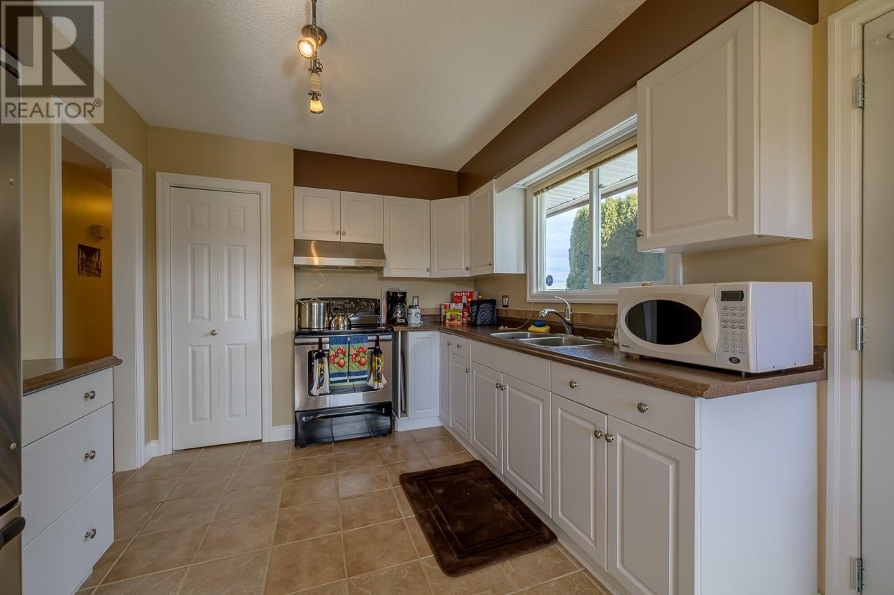 Property at 1612 Sheridan Drive image 3