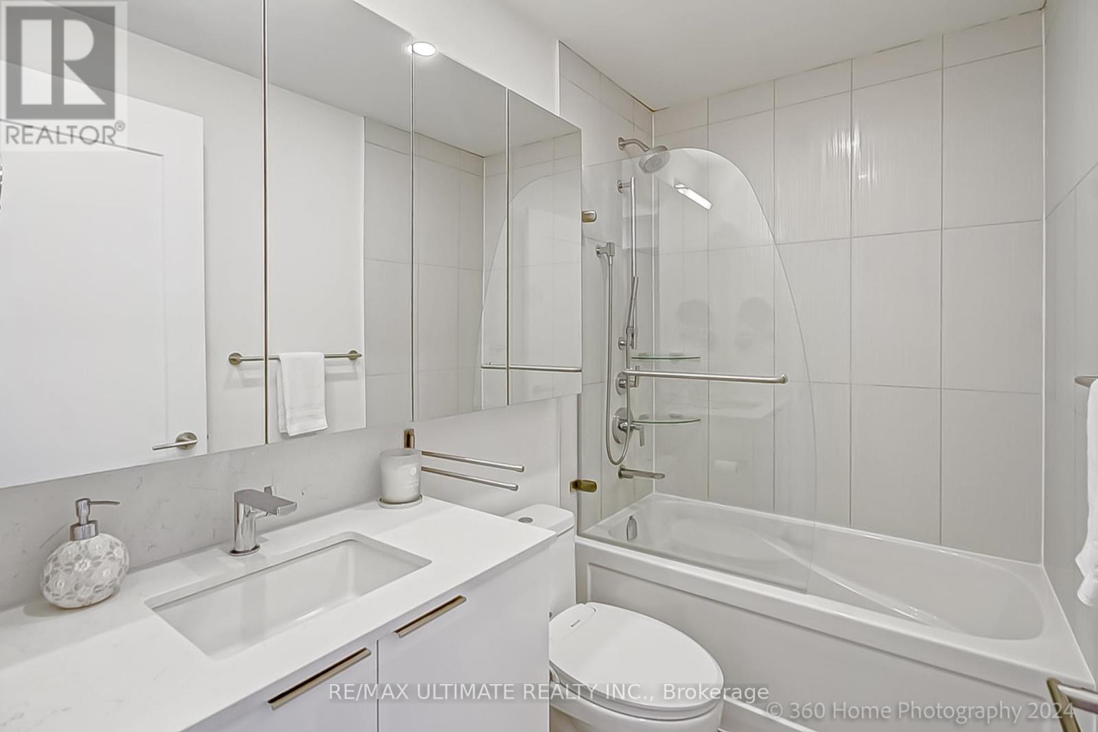 2401 - 28 Freeland Street, Toronto, Ontario  M5E 0E3 - Photo 11 - C12066330