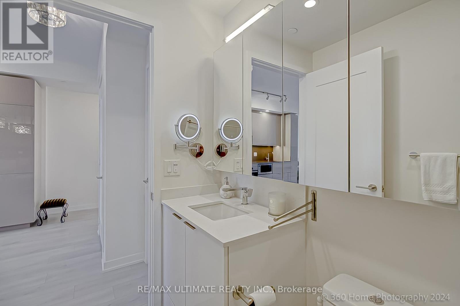 2401 - 28 Freeland Street, Toronto, Ontario  M5E 0E3 - Photo 12 - C12066330