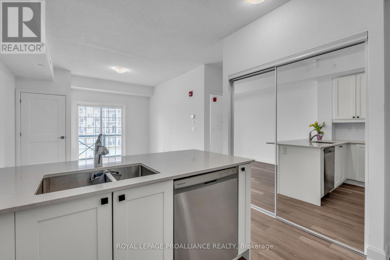 221 - 50 Lakebreeze Drive, Clarington, Ontario  L1B 0V9 - Photo 12 - E12077201