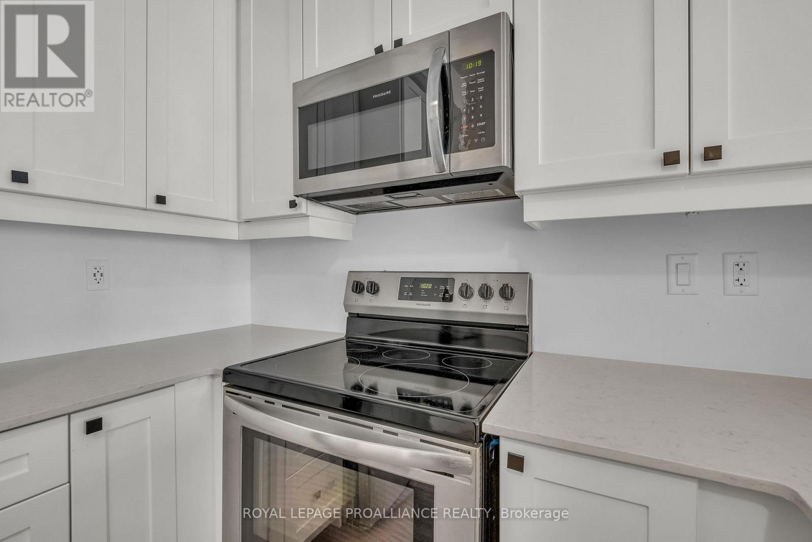 221 - 50 Lakebreeze Drive, Clarington, Ontario  L1B 0V9 - Photo 14 - E12077201