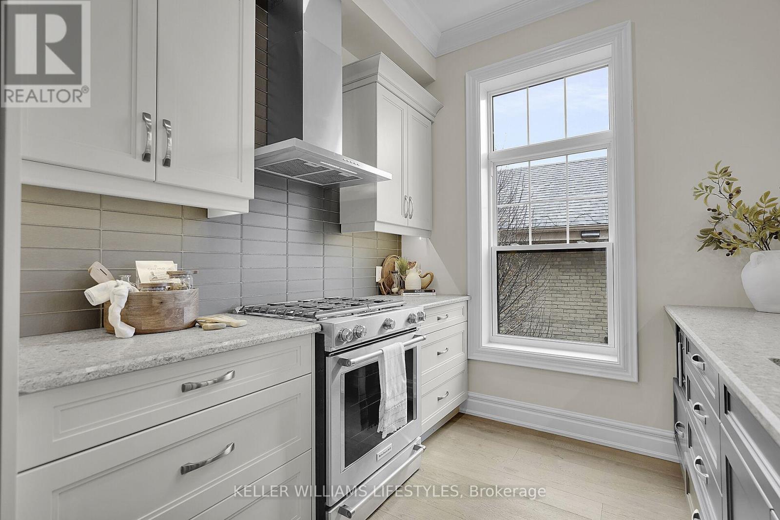 Photo 12 of 50 for 202 - 122 Wortley Road