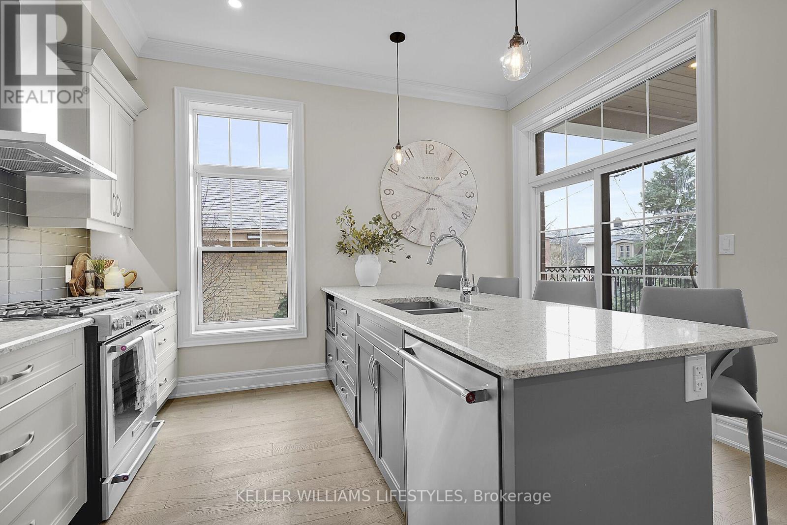 Photo 13 of 50 for 202 - 122 Wortley Road
