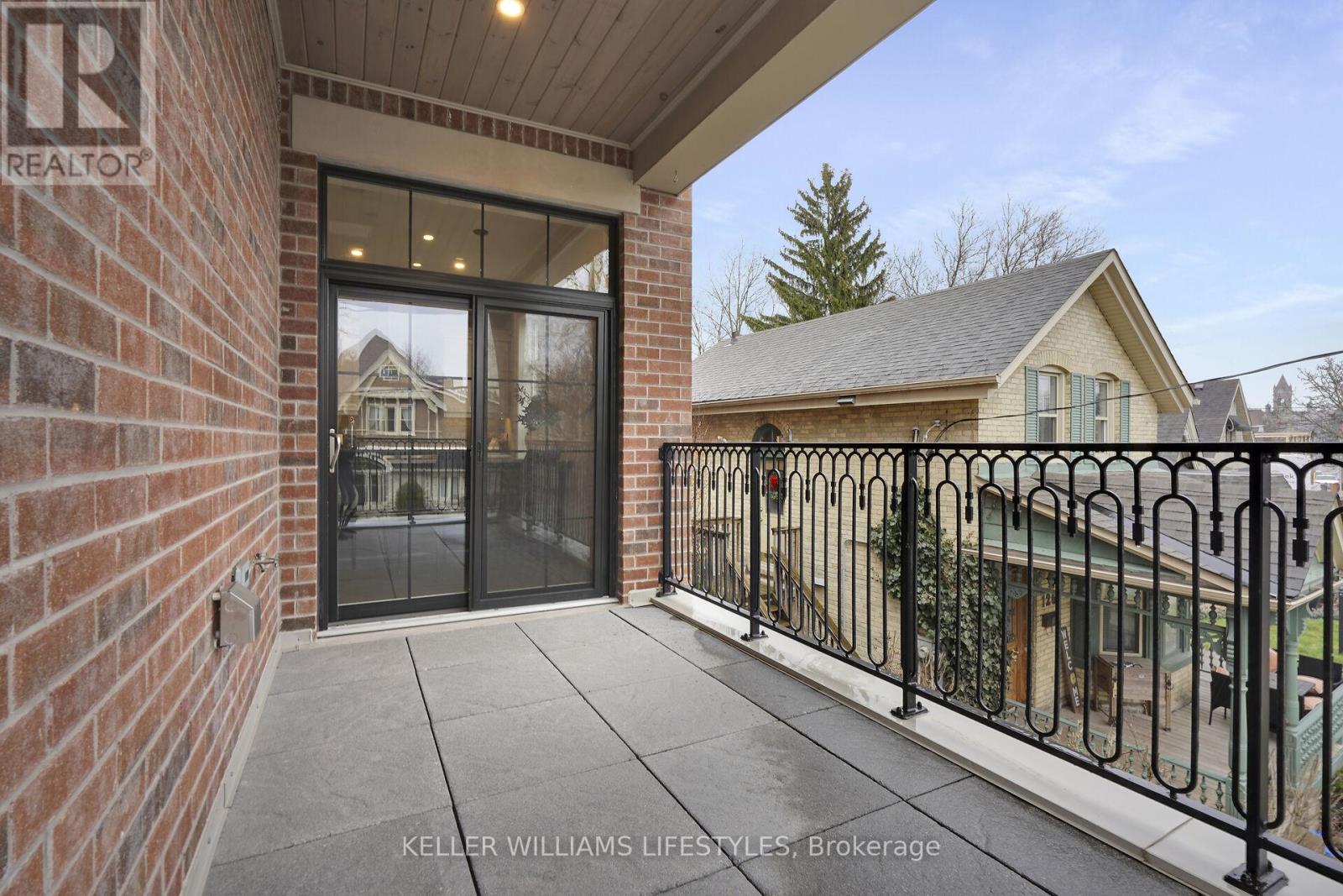 Photo 38 of 50 for 202 - 122 Wortley Road
