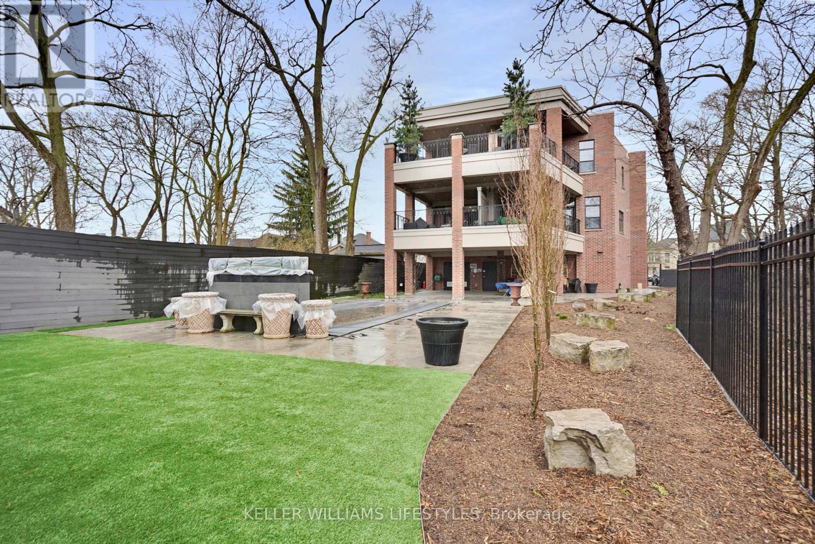Photo 47 of 50 for 202 - 122 Wortley Road