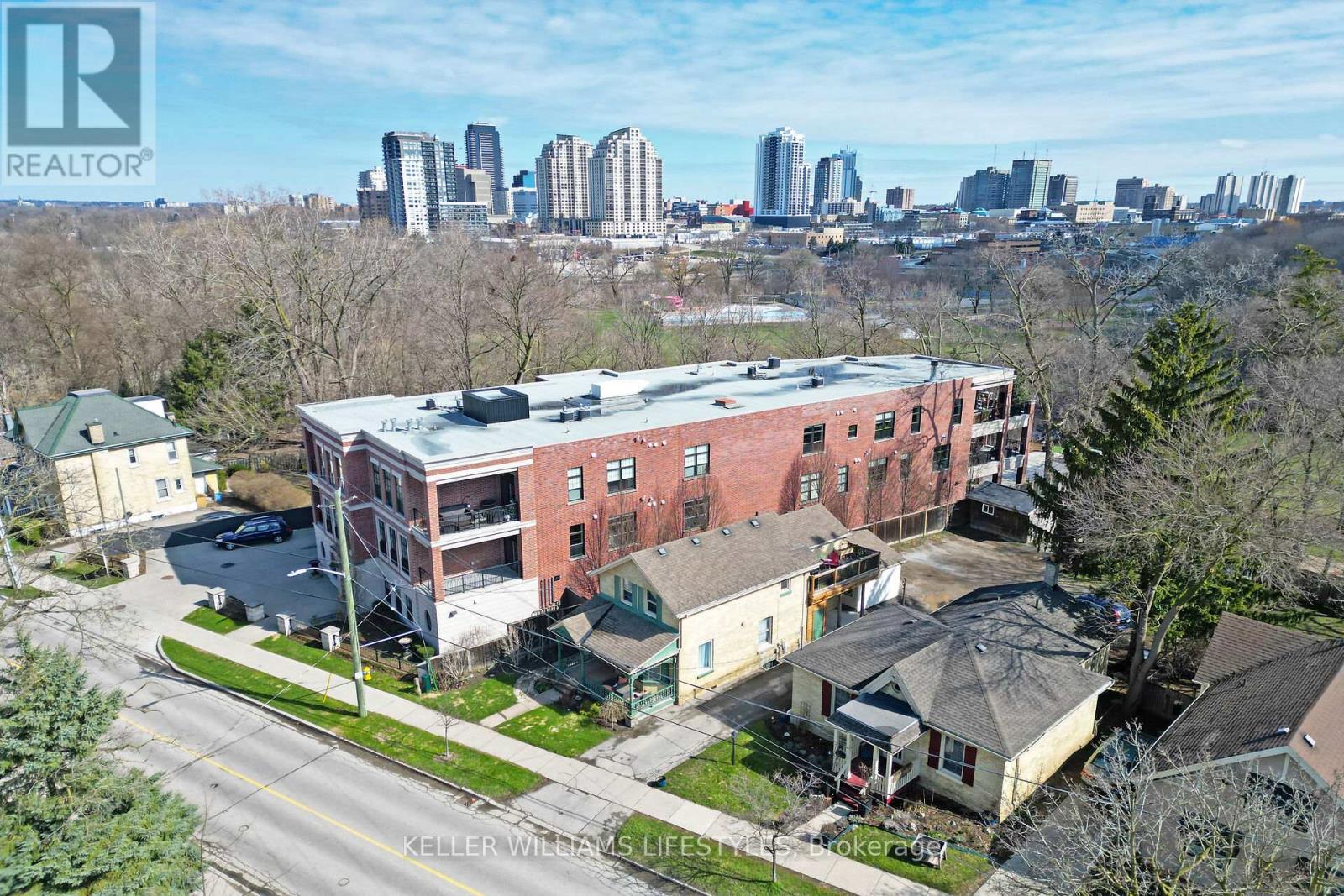 Photo 49 of 50 for 202 - 122 Wortley Road