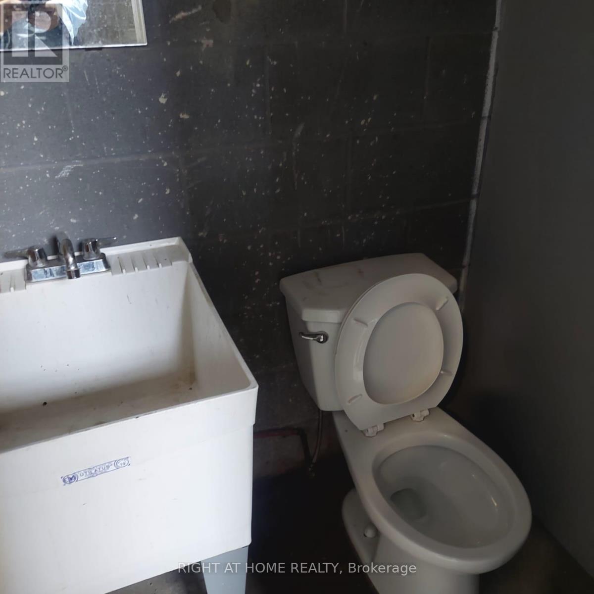 Unit# 2 - 35 Edgar Avenue, Toronto, Ontario  M9M 2J2 - Photo 10 - W12077048