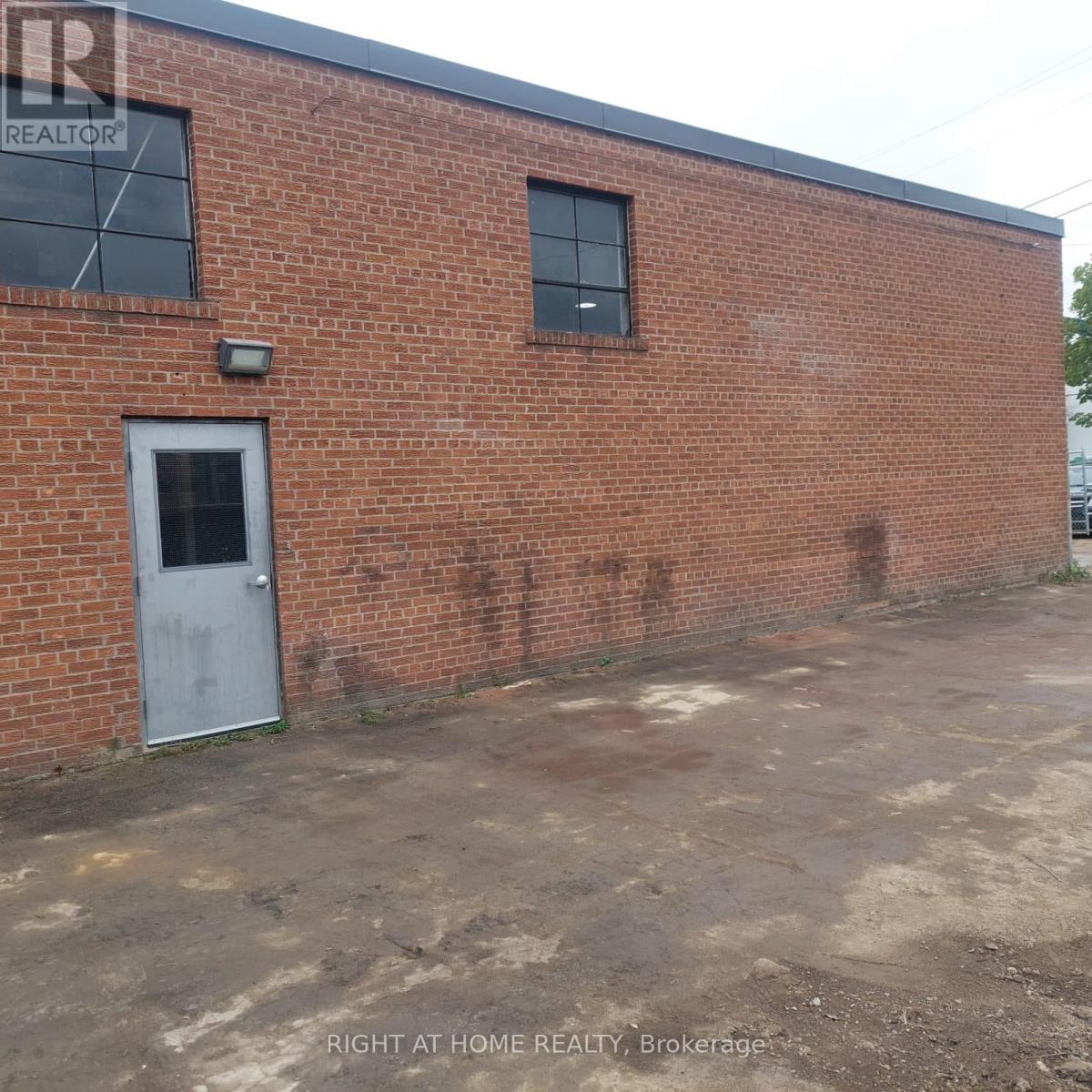 Unit# 2 - 35 Edgar Avenue, Toronto, Ontario  M9M 2J2 - Photo 3 - W12077048