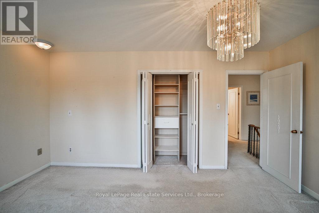 449 Southland Crescent, Oakville, Ontario  L6L 3N9 - Photo 19 - W12077288