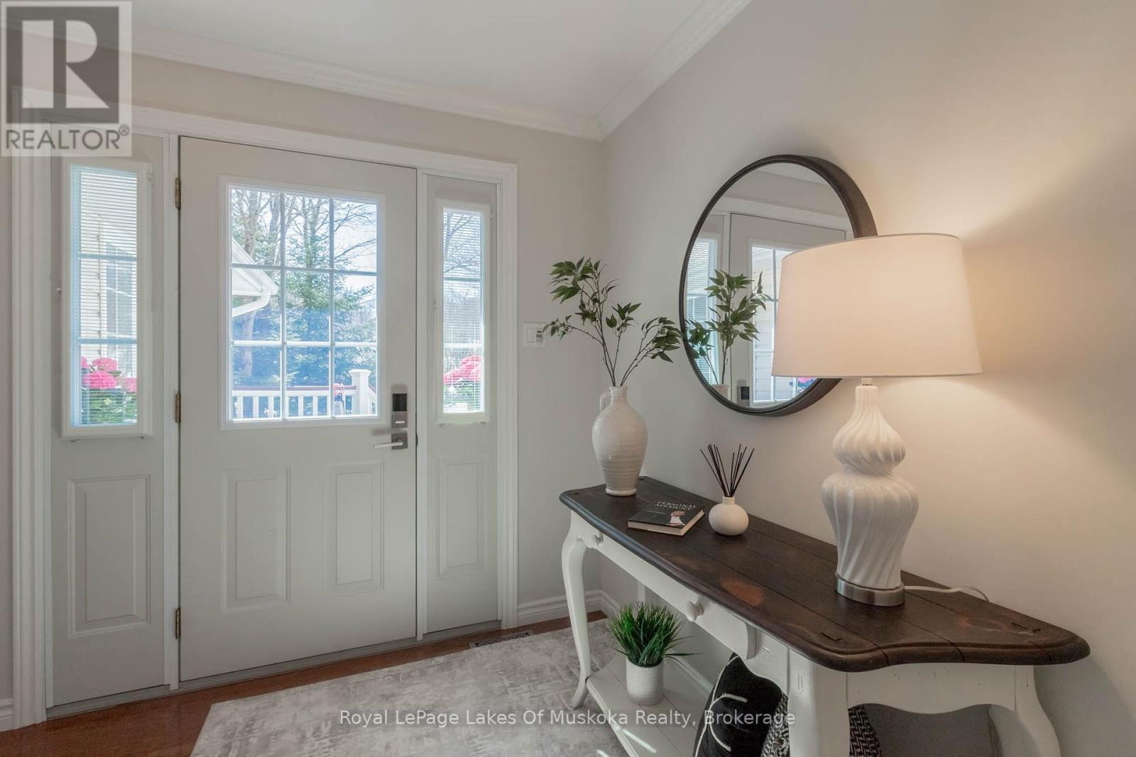 24 Birchwood Drive, Huntsville, Ontario  P1H 0A6 - Photo 4 - X12077165