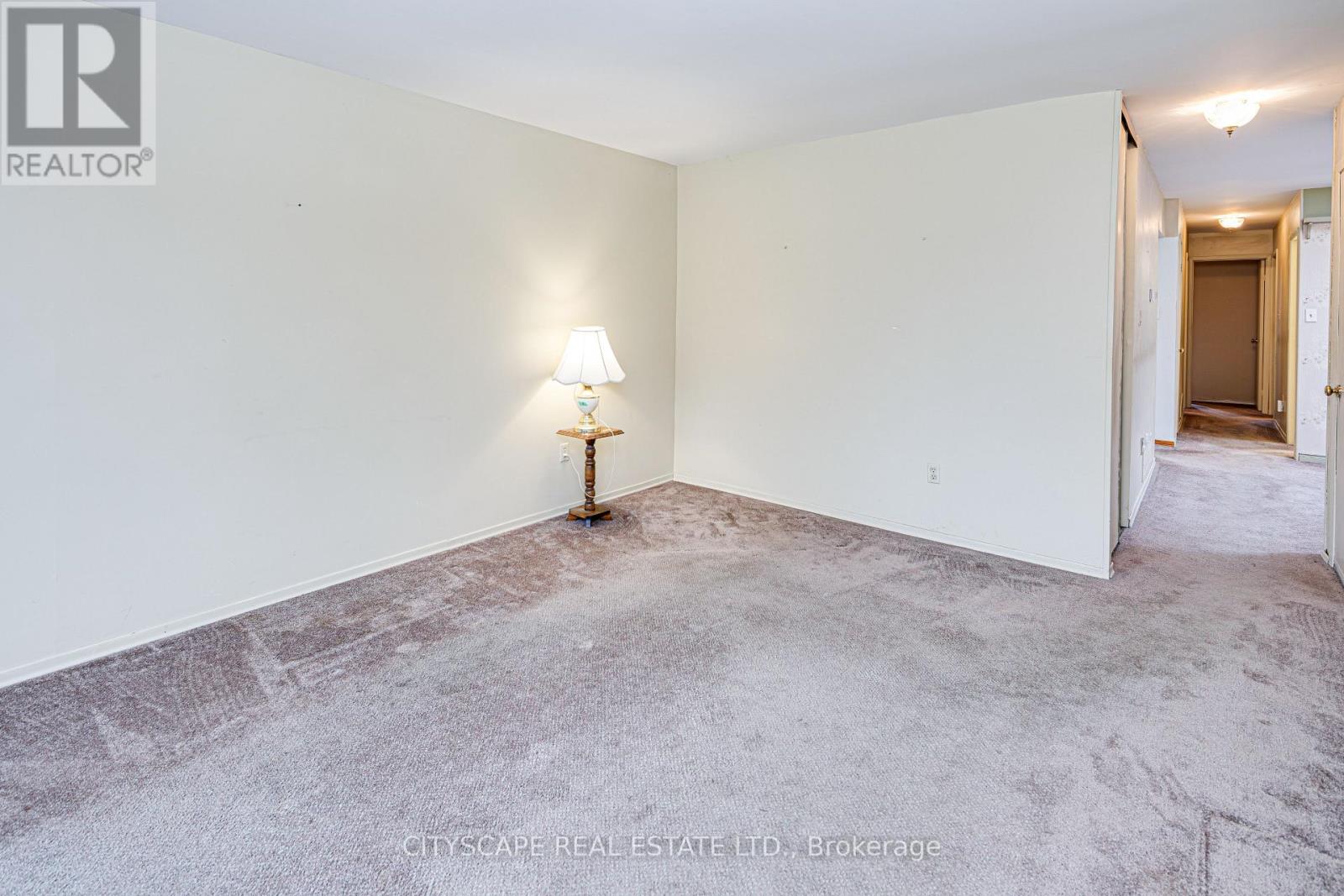 66 Vodden Street W, Brampton, Ontario  L6X 2W7 - Photo 10 - W12076816