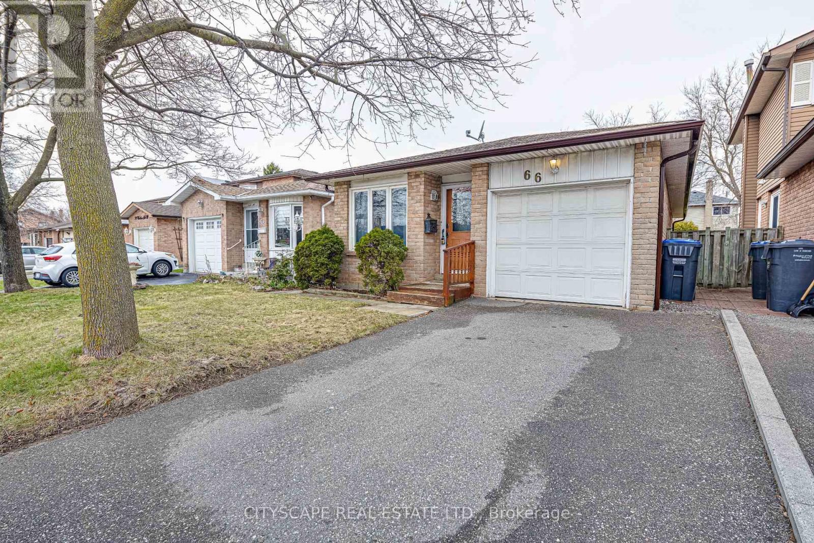 66 Vodden Street W, Brampton, Ontario  L6X 2W7 - Photo 2 - W12076816