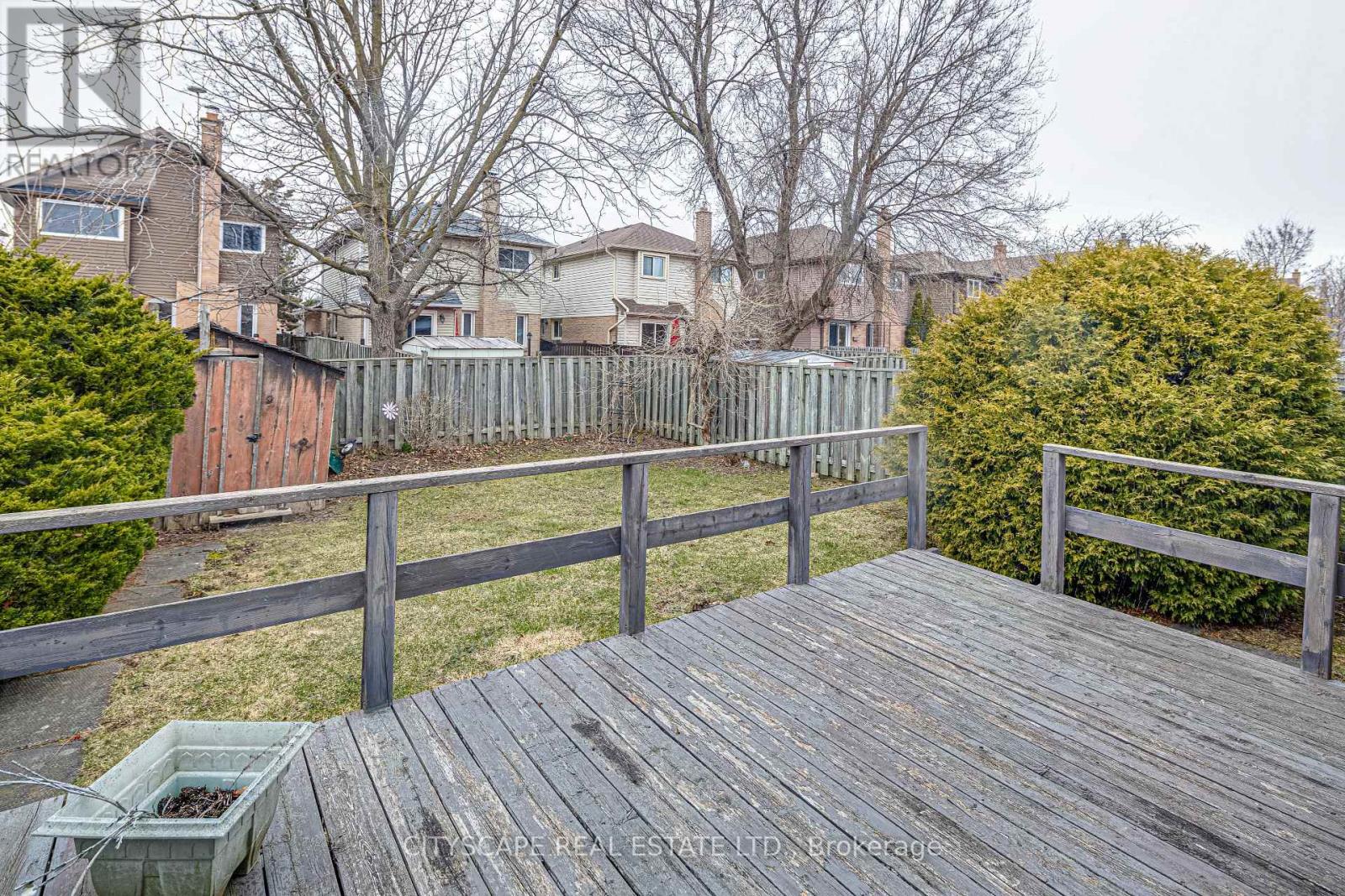 66 Vodden Street W, Brampton, Ontario  L6X 2W7 - Photo 4 - W12076816