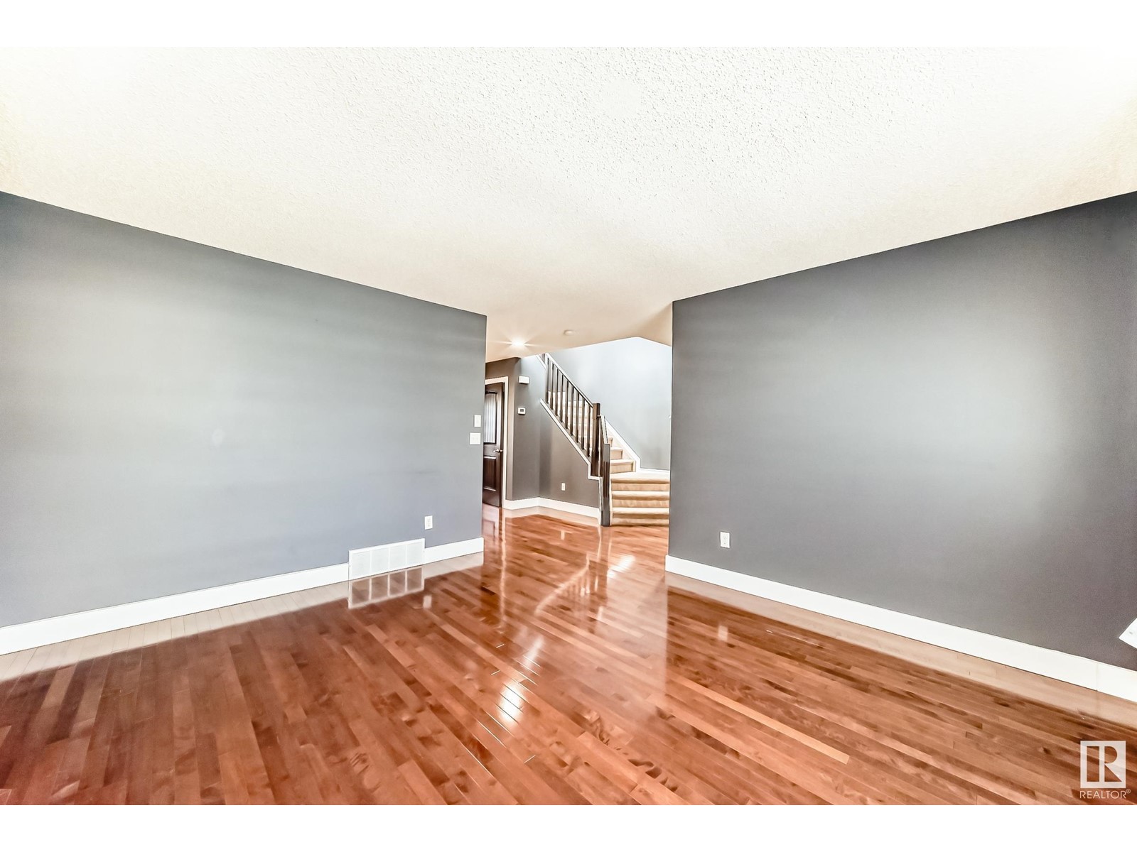 Property at 14759 140 ST NW image 1