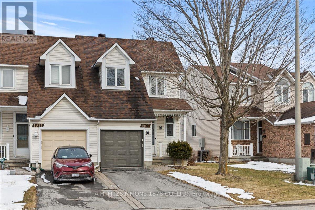 Property at 1909 HENNESSY CRESCENT image 2