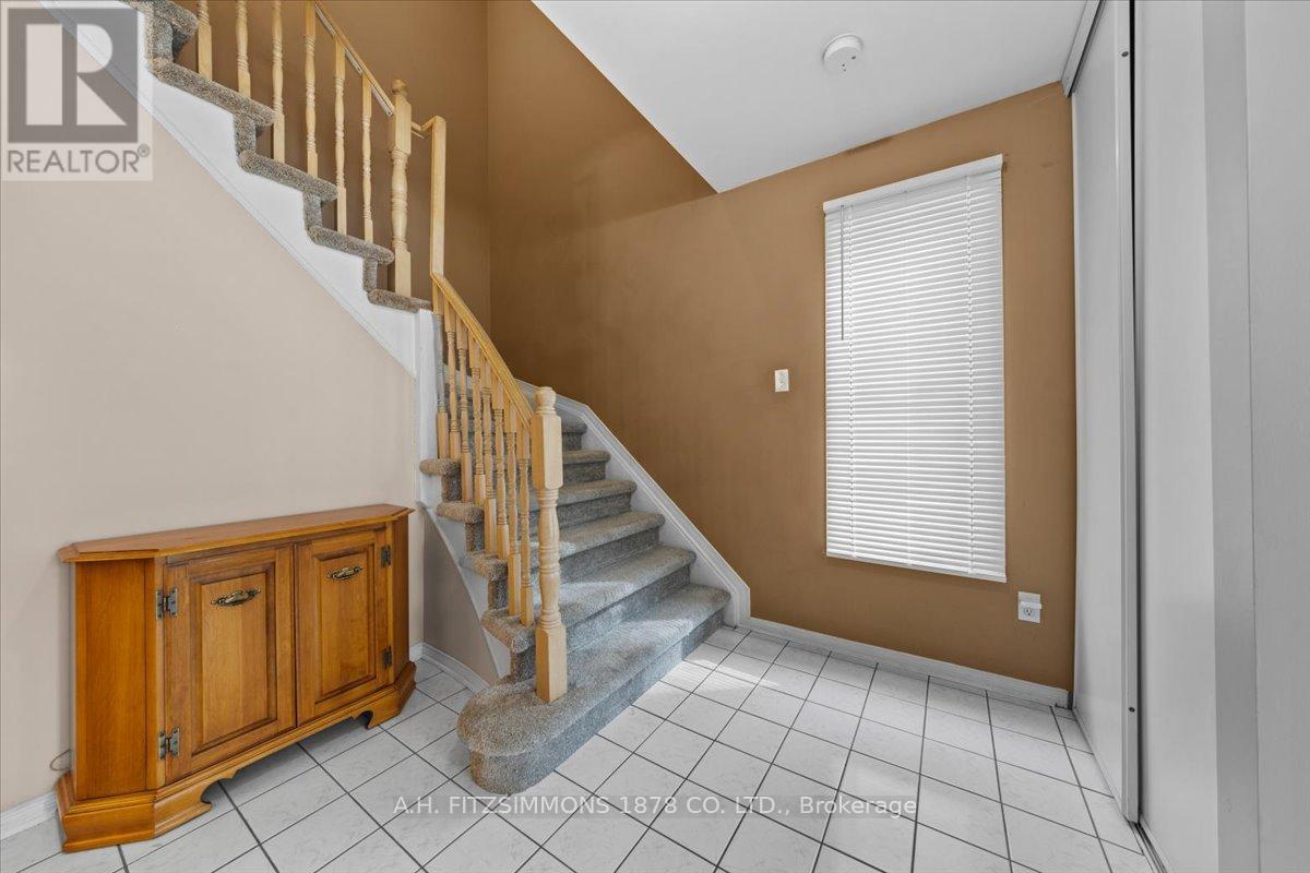 Property at 1909 HENNESSY CRESCENT image 5