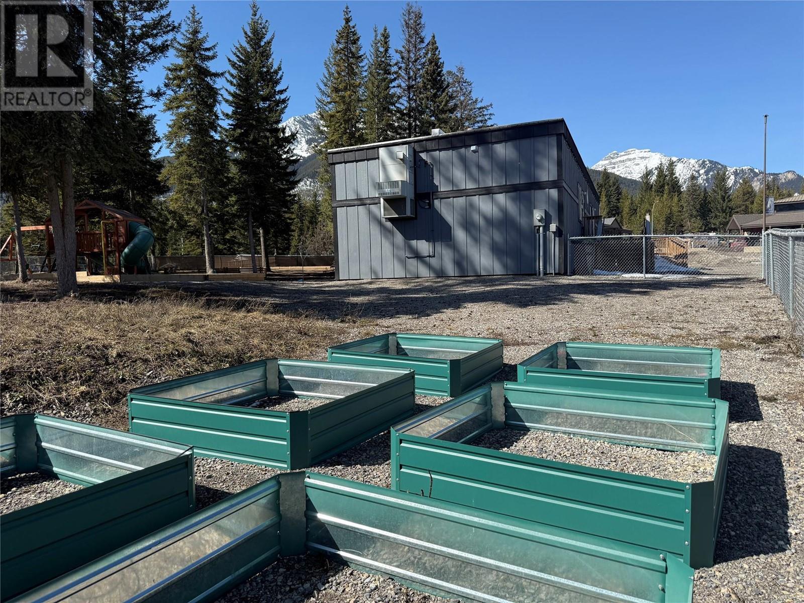 2100 Balmer Drive, Elkford, British Columbia  V0B 1H0 - Photo 47 - 10343063