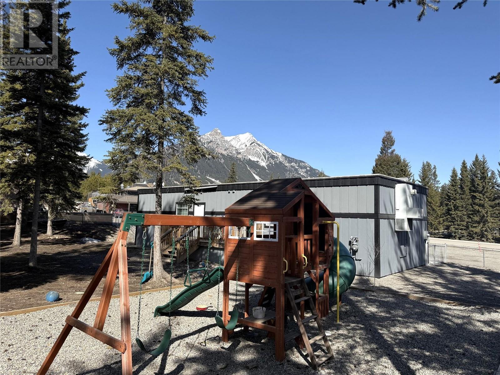 2100 Balmer Drive, Elkford, British Columbia  V0B 1H0 - Photo 40 - 10343063