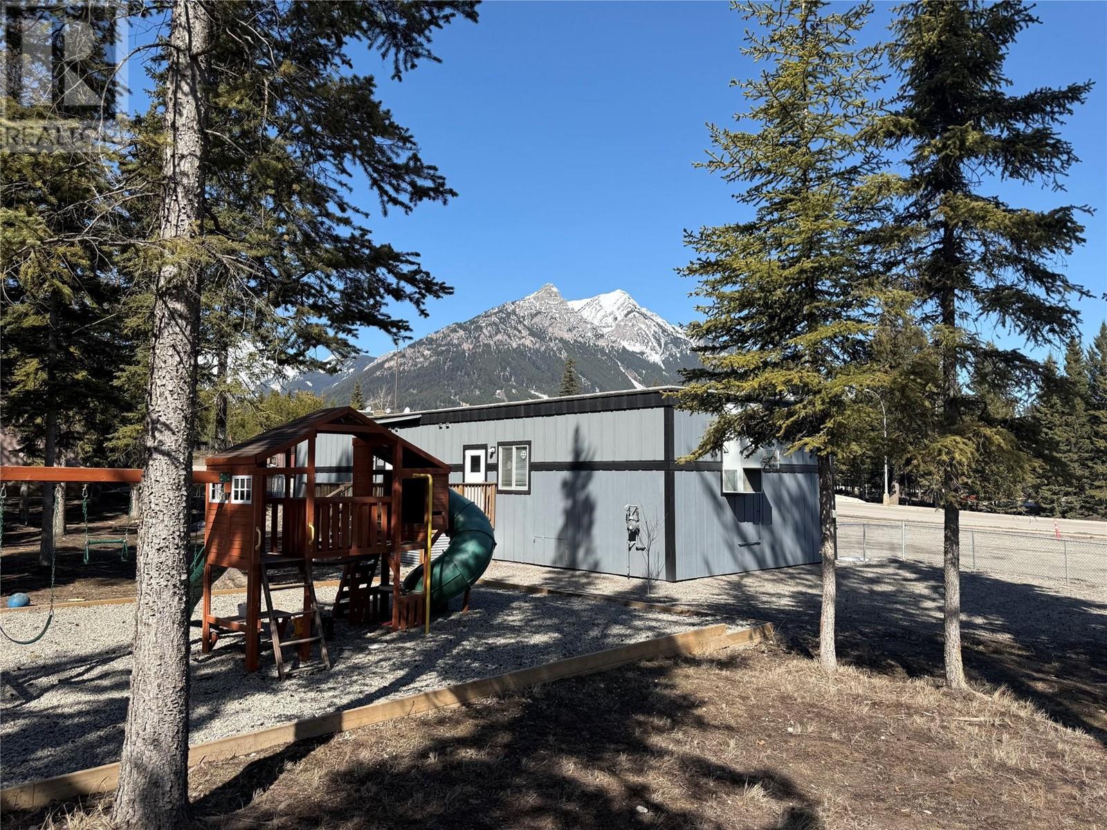 2100 Balmer Drive, Elkford, British Columbia  V0B 1H0 - Photo 43 - 10343063