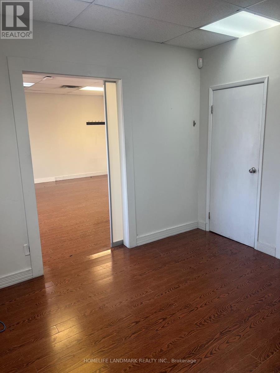 6365 Yonge Street, Toronto, Ontario  M2M 3X8 - Photo 2 - C12077228