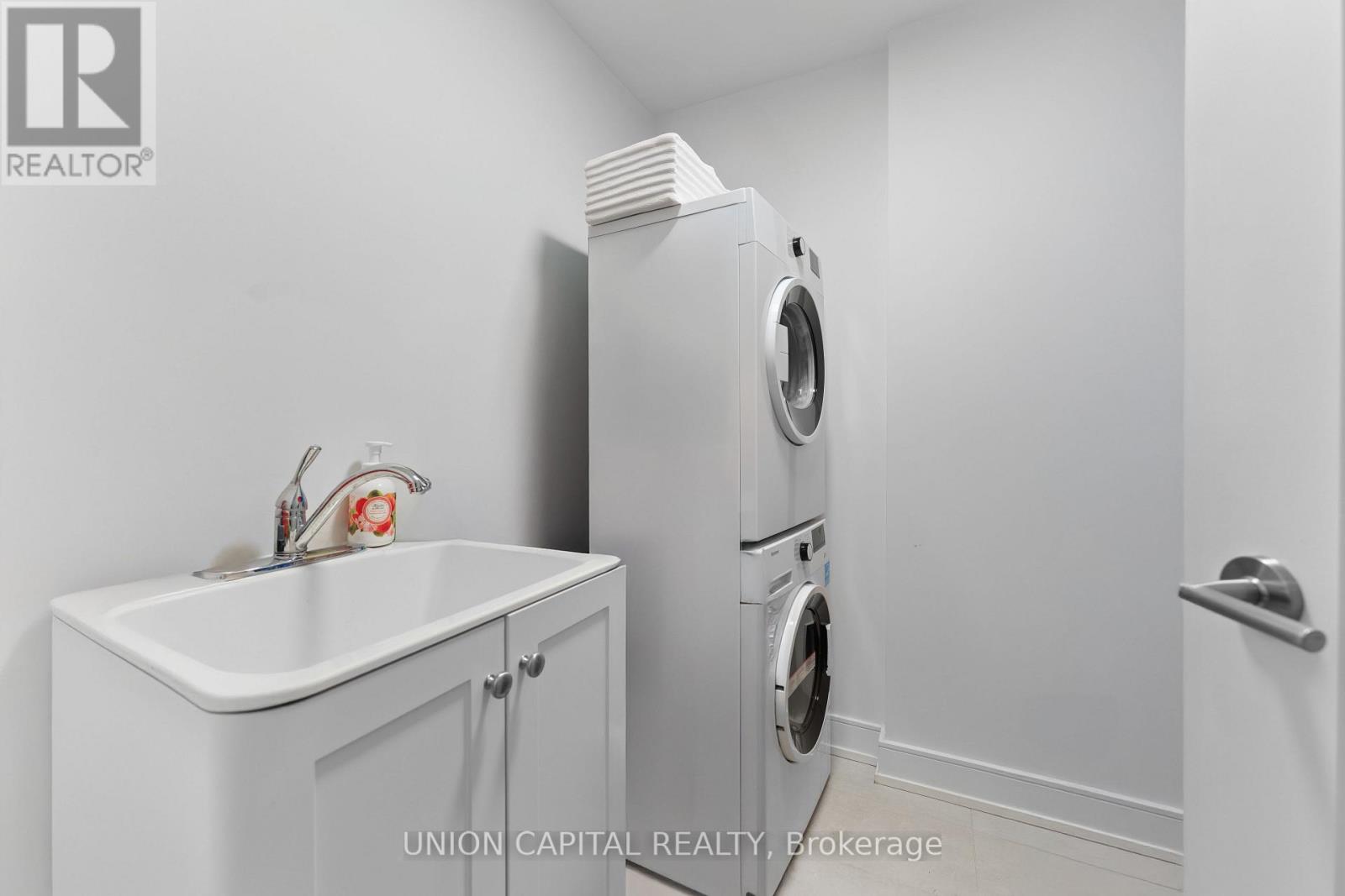 621 - 185 Dunlop Street E, Barrie, Ontario  L4M 0L7 - Photo 13 - S12077278