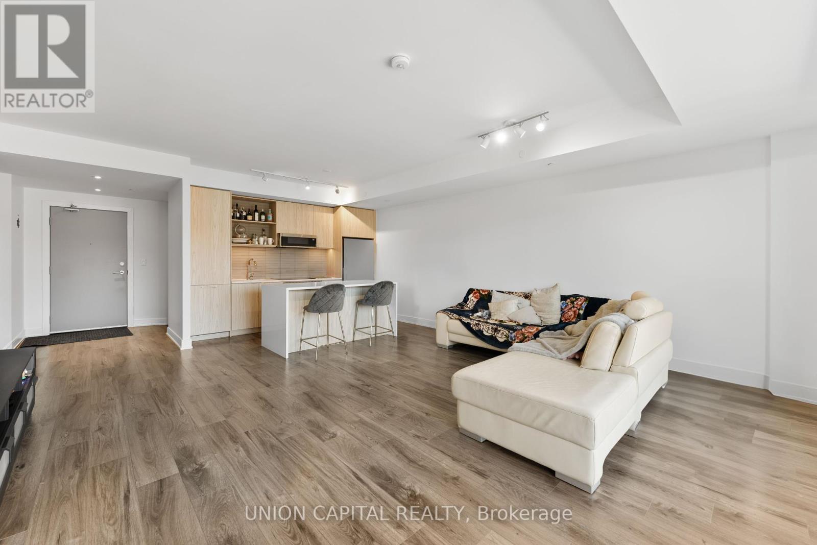 621 - 185 Dunlop Street E, Barrie, Ontario  L4M 0L7 - Photo 8 - S12077278
