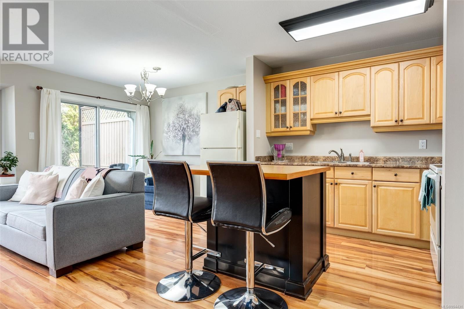 Property at 6027 Jake's Pl image 4
