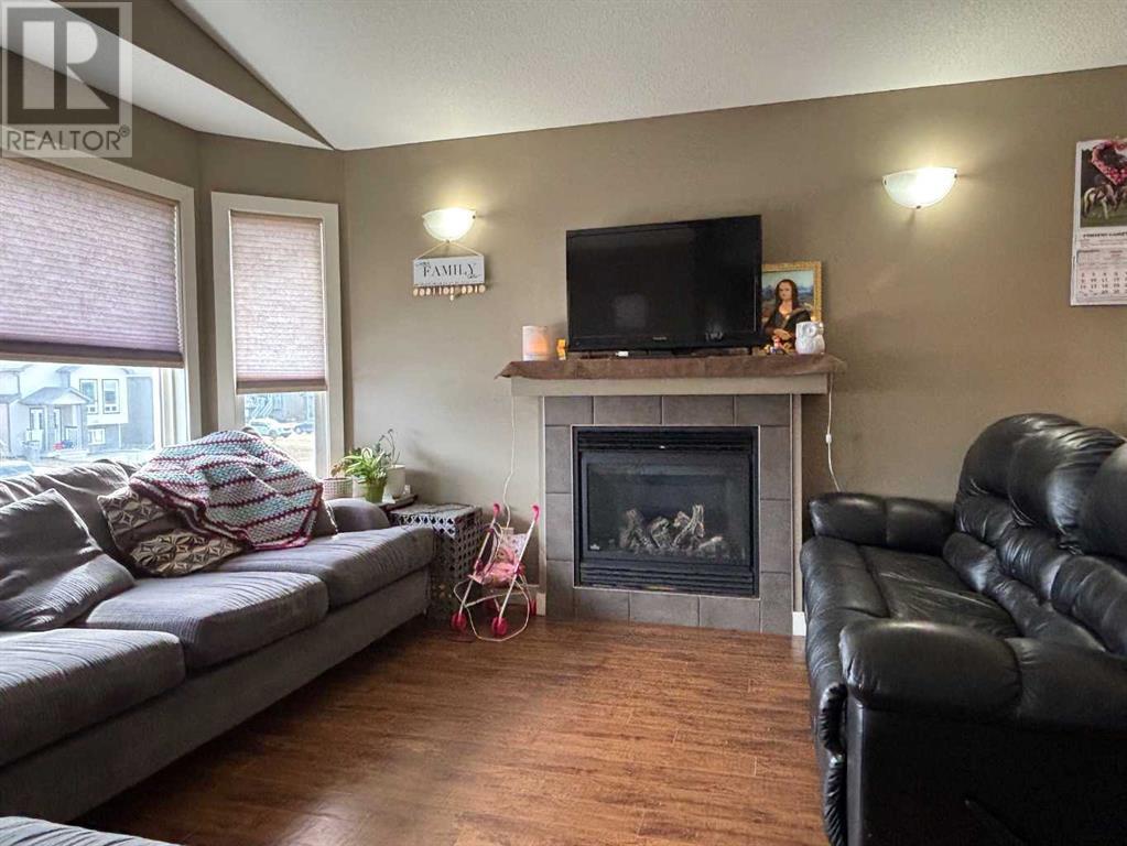 11532 75 Avenue, Grande Prairie, Alberta  T8W 0J3 - Photo 3 - A2209375