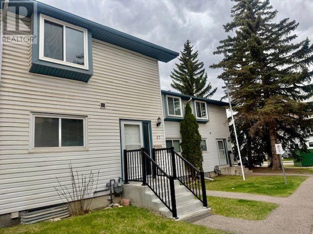 Property at 67, 4810 40 Avenue SW image 1