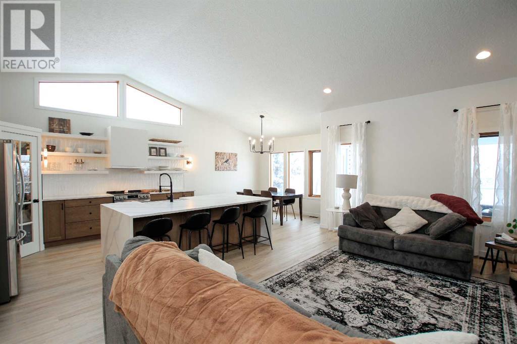 Property at 136 Ahlstrom Close image 5