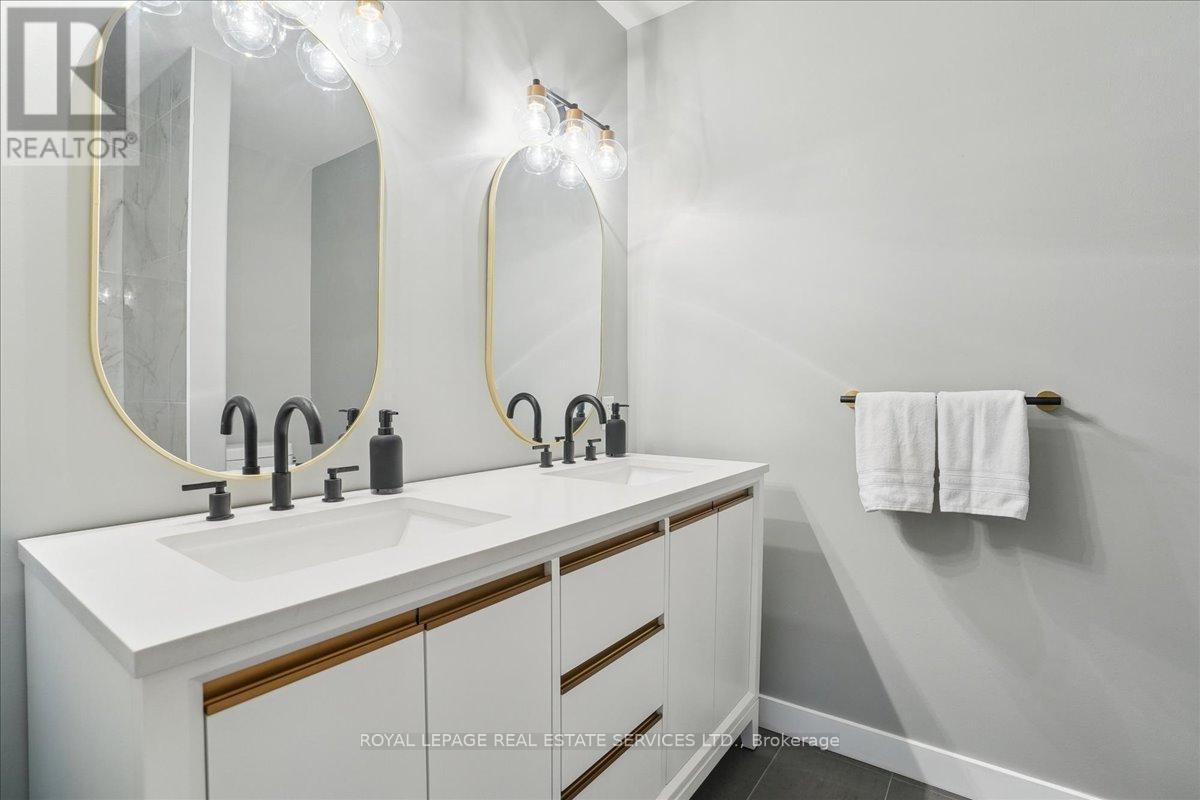5956 Chercover Court, Burlington, Ontario  L7L 6T2 - Photo 22 - W12077164