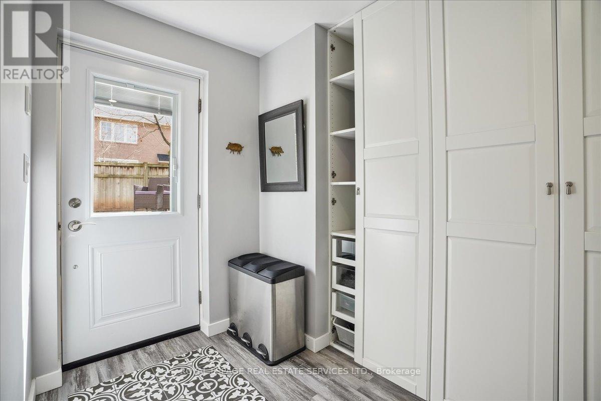 5956 Chercover Court, Burlington, Ontario  L7L 6T2 - Photo 25 - W12077164