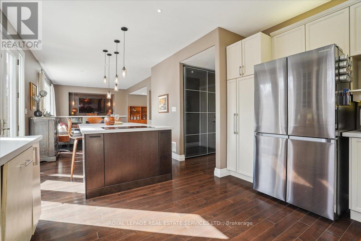 5956 Chercover Court, Burlington, Ontario  L7L 6T2 - Photo 9 - W12077164
