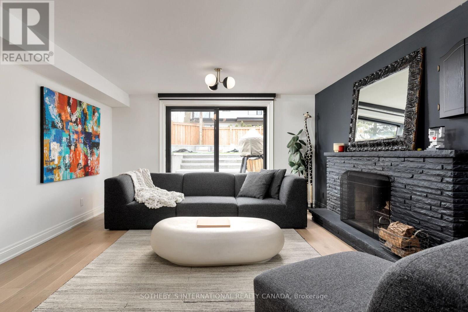 15 Ravensbourne Crescent, Toronto (Princess-Rosethorn), Ontario  M9A 2A7 - Photo 36 - W12077283