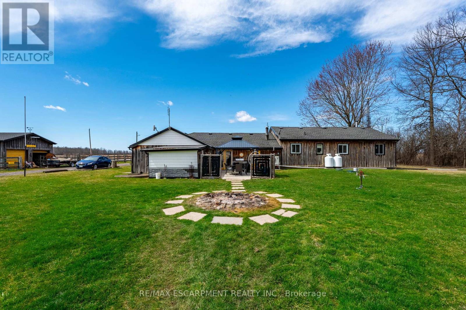 1716 Sunset Drive, Fort Erie, Ontario  L2A 5M4 - Photo 39 - X12076245