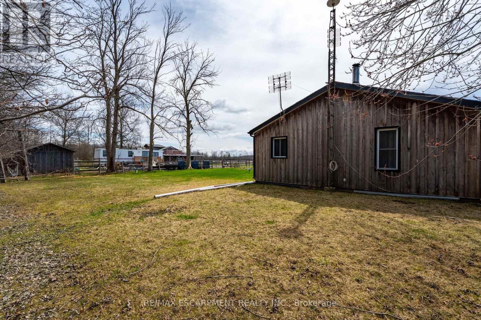 1716 Sunset Drive, Fort Erie, Ontario  L2A 5M4 - Photo 42 - X12076245